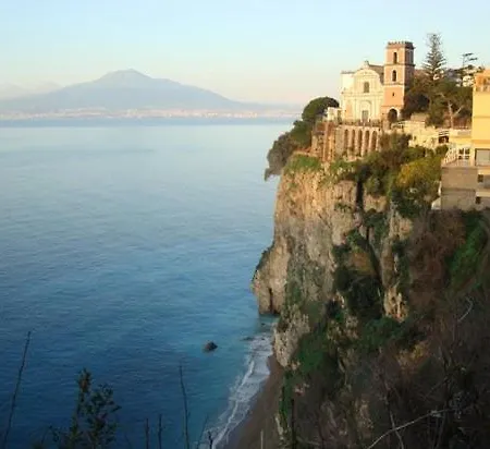 ベッド・アンド・ブレックファスト Da Nini ヴィーコ・エクエンセ